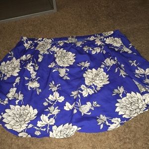 Blue floral cropped satin long sleeve shirt
